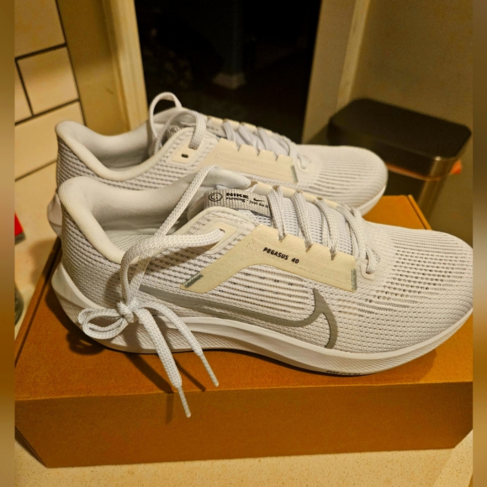 NEW Nike Air Zoom Pegasus 40 White 8 Running Shoes
